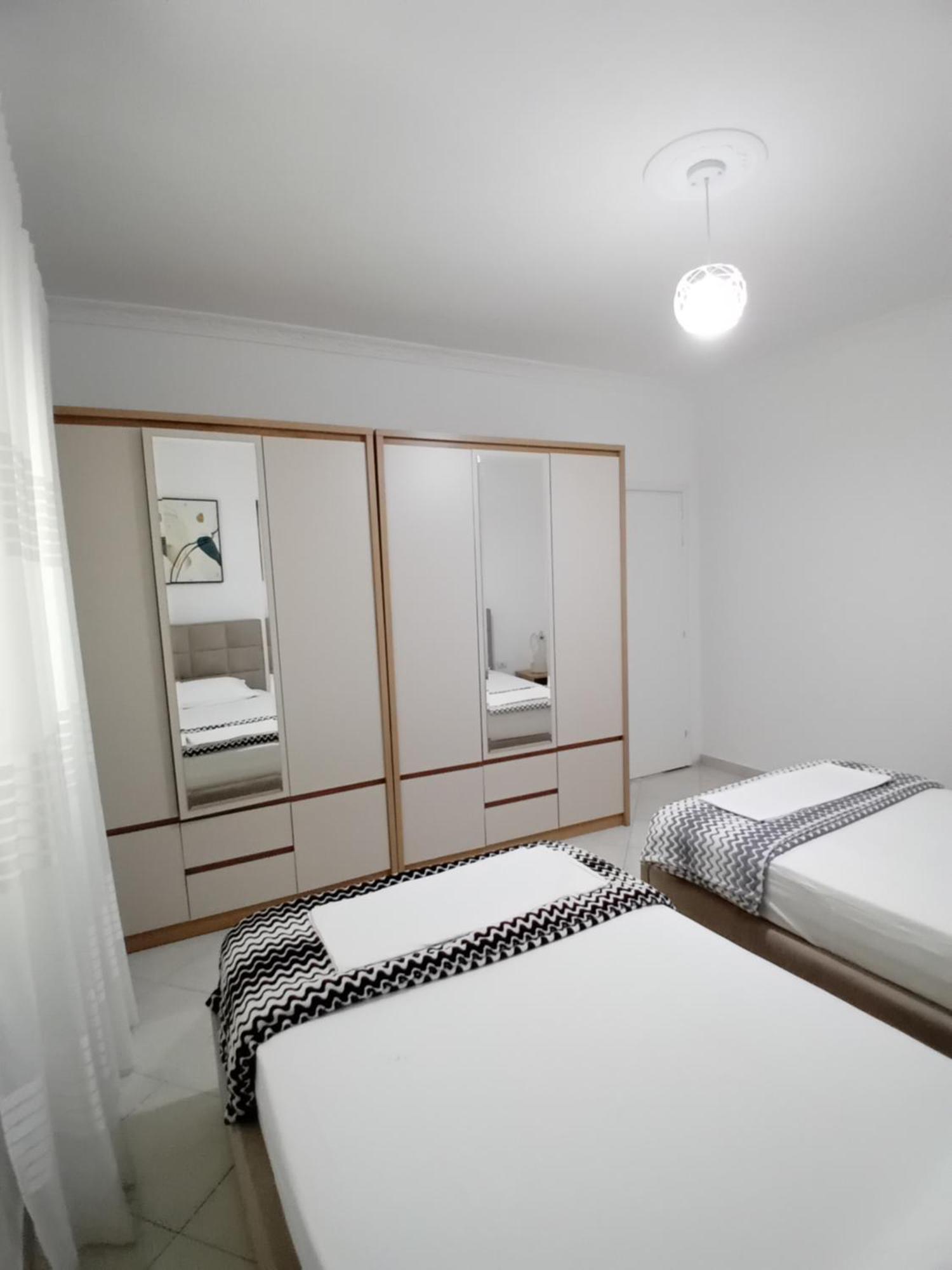 Luxury Appartament Lungomare Влёра Экстерьер фото